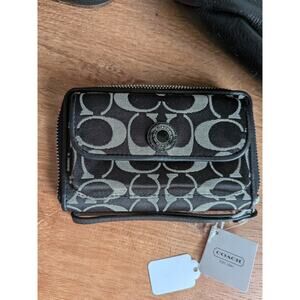 COACH Ash Signature Wallet NWT mfg 128